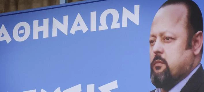 Ο Σώρρας τσαντίστηκε με τον δικηγόρο του επειδή βγαίνει στην τηλεόραση και τον απειλεί με απόλυση (βίντεο)